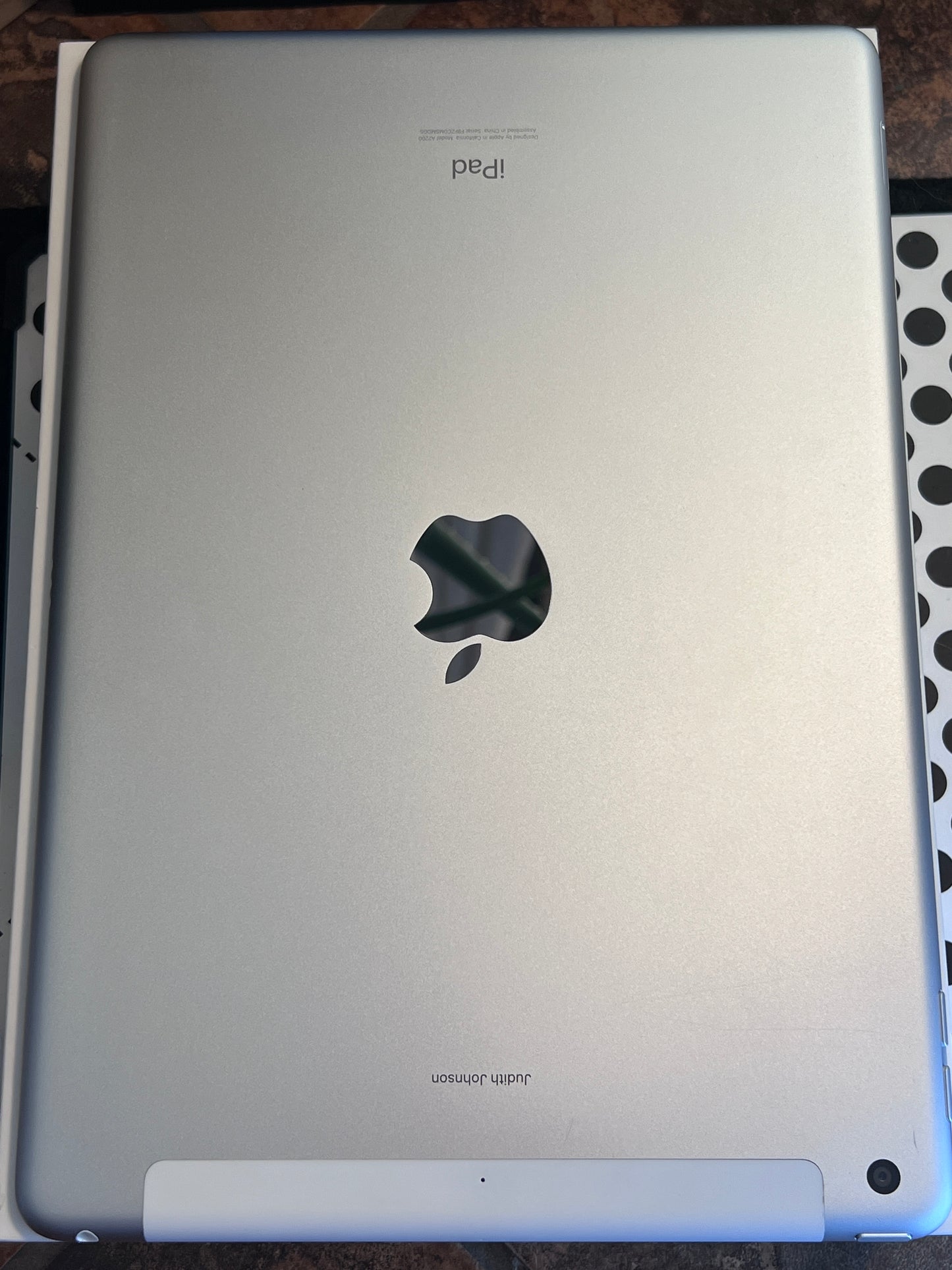 Apple iPad 7th (128gb) Cellular Unlocked (A2200) Active FMI-ON {iOS15}100%