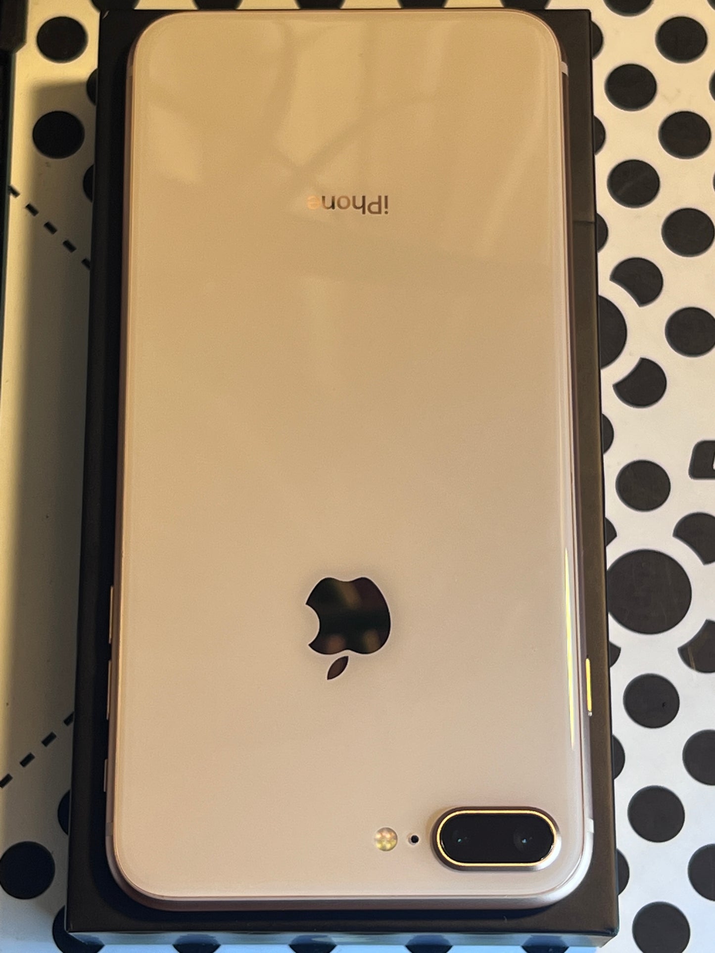 Apple iPhone 8 Plus (64gb) Factory Unlocked (A1864) Gold {iOS15}90% Pristine