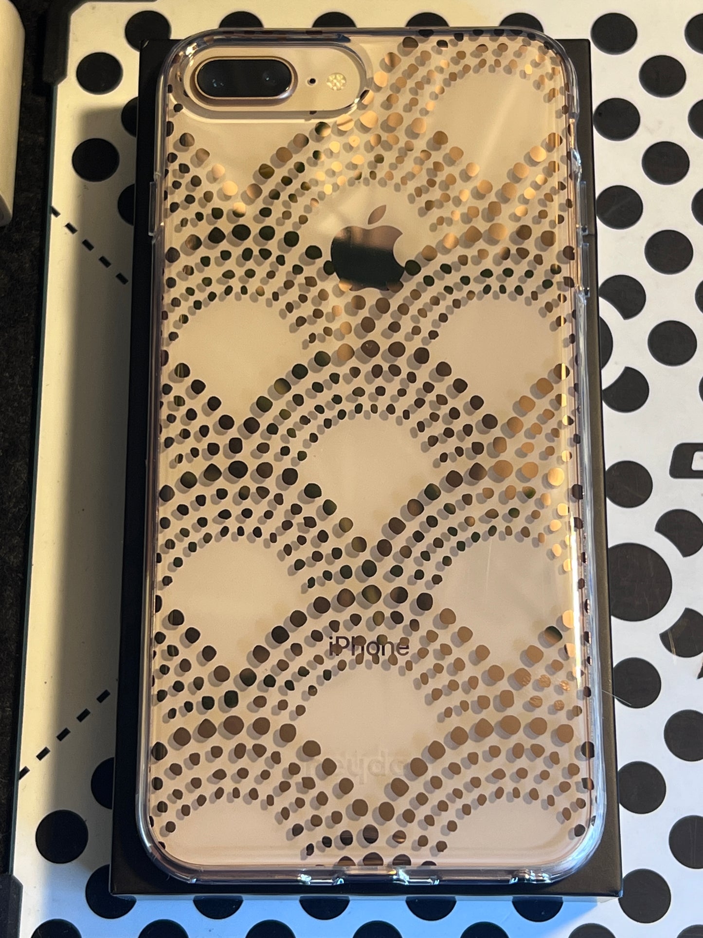 Apple iPhone 8 Plus (64gb) Factory Unlocked (A1864) Gold {iOS15}90% Pristine