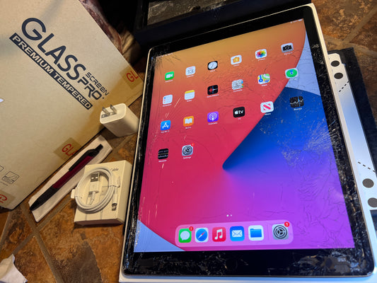 Apple iPad Pro 12.9in 2nd (256gb) Cellular Unlocked (A1652) Fractured {iOS14}100%  Fractured Glass Display (Touch Works Throughout)/ Original Home-Button (Touch-ID Works)/ All-Original Apple(Product)/ 100% OEM Retina Display *~* 60 Day Warranty on all my Apple (Products) ~_~ FAST SHIPPING ~*~ 2-Day Delivery +=+ FREE RETURNS *~*