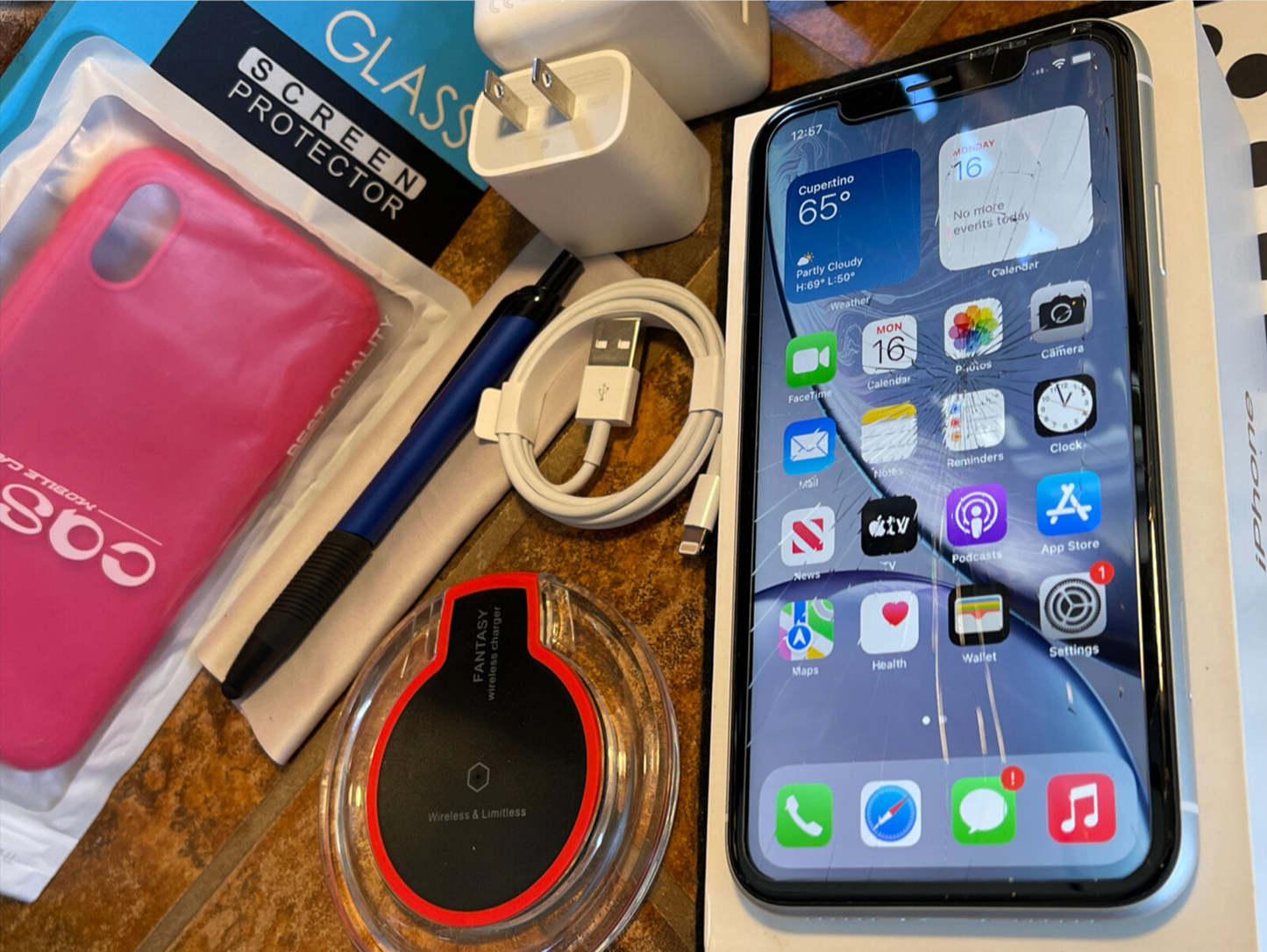 Apple iPhone XR (64gb) World Unlocked (A1984) White {iOS15}87% Fractured {Touch Works}