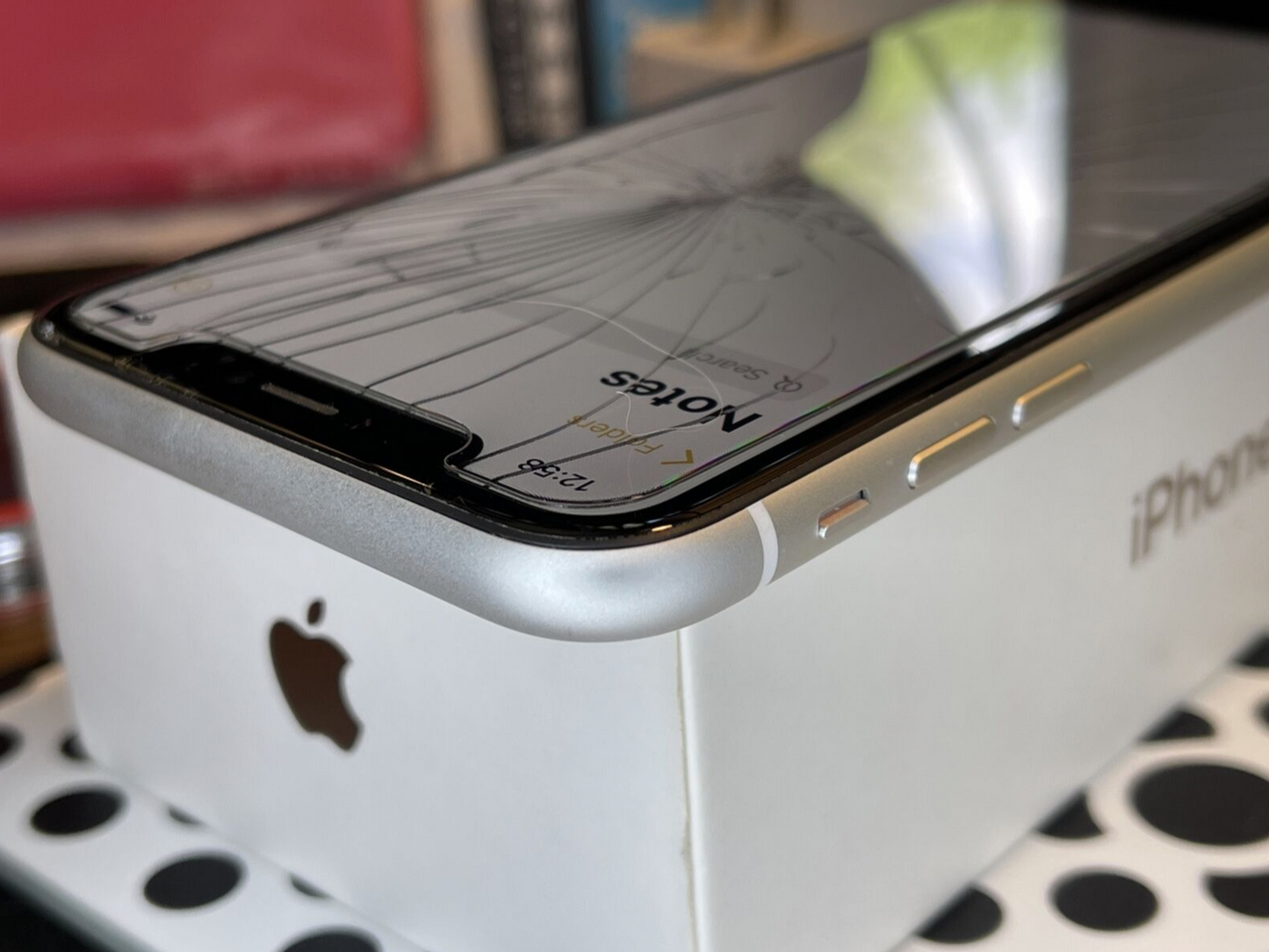 Apple iPhone XR (64gb) World Unlocked (A1984) White {iOS15}87% Fractured {Touch Works}