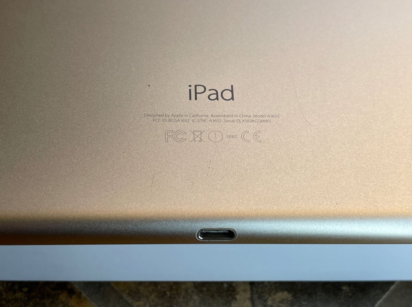 Apple iPad Pro 12.9 1st (128gb) Cellular Unlocked (A1652) Fractured {iOS14}91% {JailBreak}