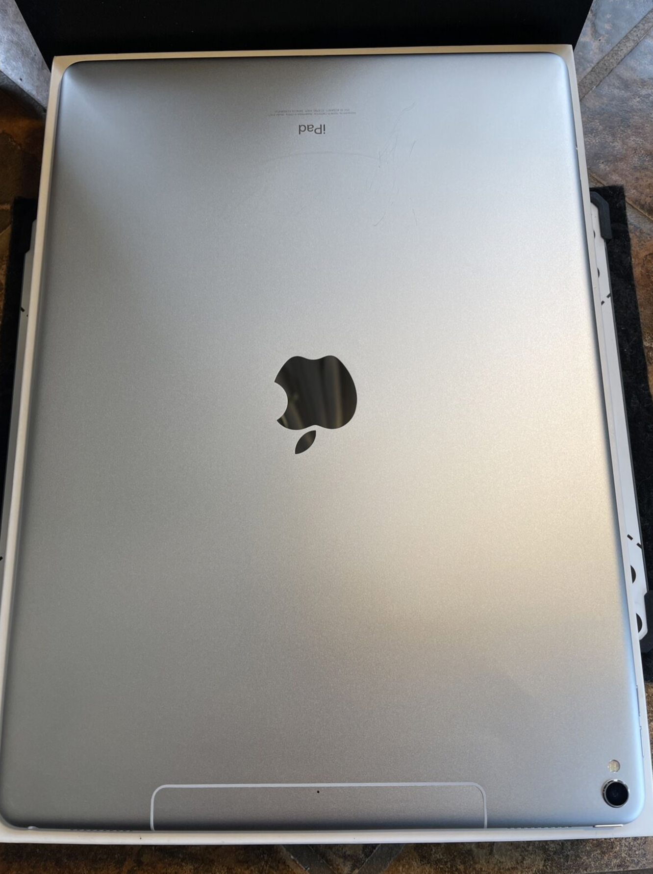 Apple iPad Pro 12.9 2nd (256gb) Cellular Unlocked (A1671) Fractured {iOS14.8}90%