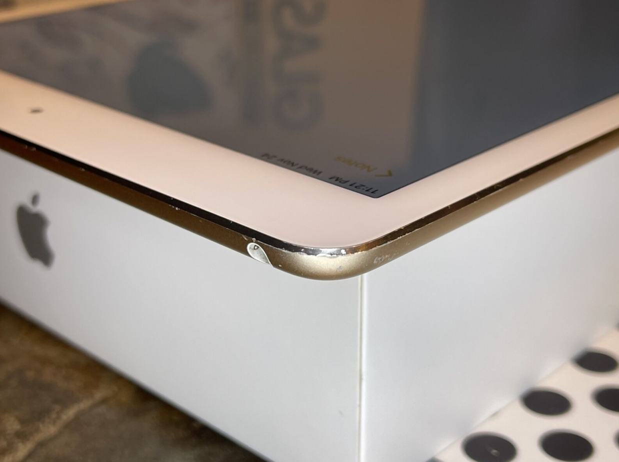 Apple iPad Air 2 (16gb) WiFi (A1566) 9.7in Gold {iOS14.7.1} 89% Pristine Display MiNT