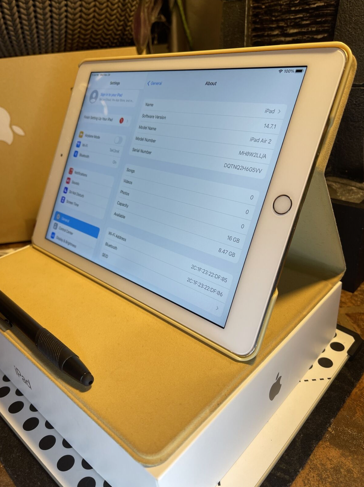Apple iPad Air 2 (16gb) WiFi (A1566) 9.7in Gold {iOS14.7.1} 89% Pristine Display MiNT