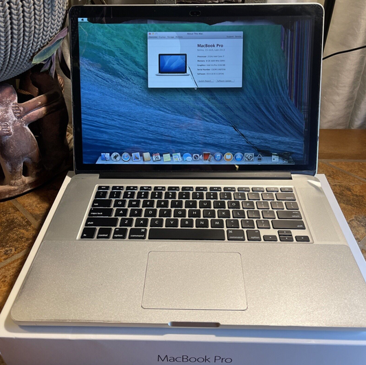 Apple MacBook Pro 15.4in (4th Generation i7) 2.0 GHz 256gb 8gb RAM (LCD iSSue)