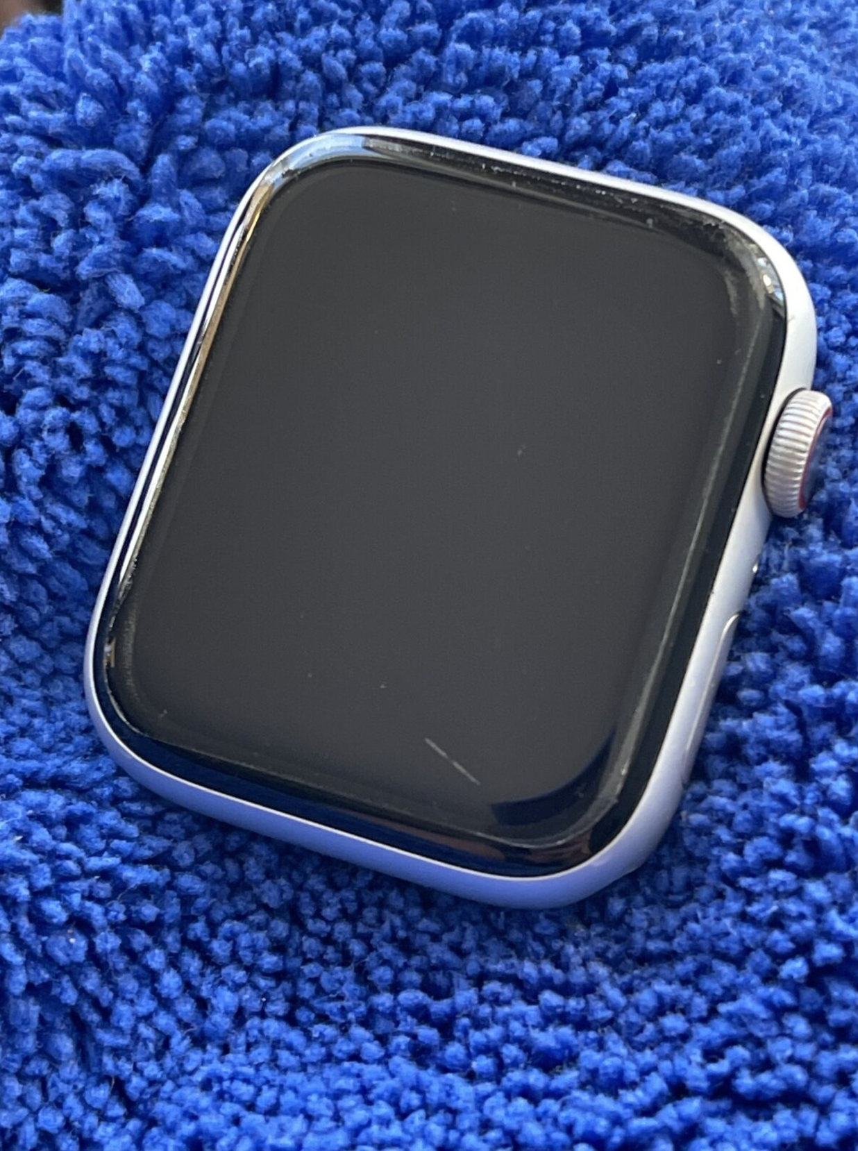 Apple Watch Series 4 (44mm) GPS & Cellular (A1976) Silver Aluminum {Black Band}93%