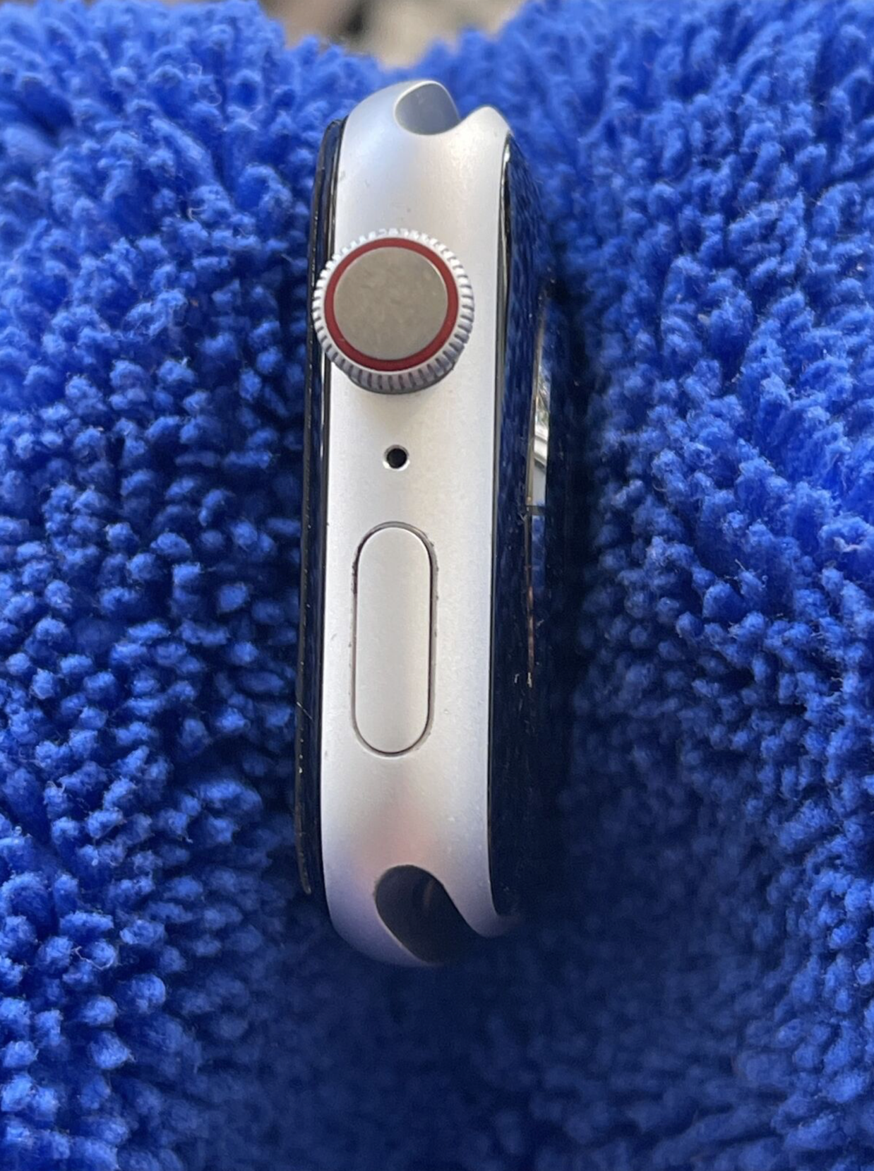 Apple Watch Series 4 (44mm) GPS & Cellular (A1976) Silver Aluminum {Black Band}93%