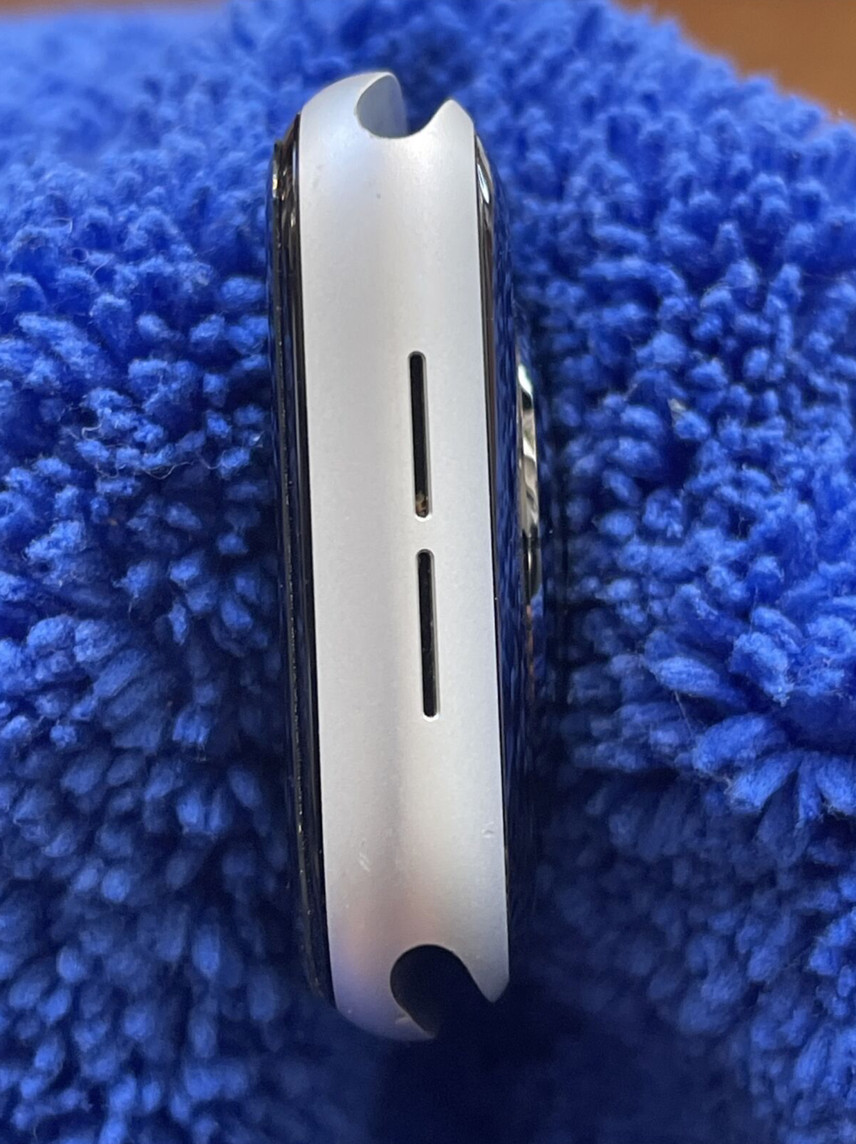 Apple Watch Series 4 (44mm) GPS & Cellular (A1976) Silver Aluminum {Black Band}93%