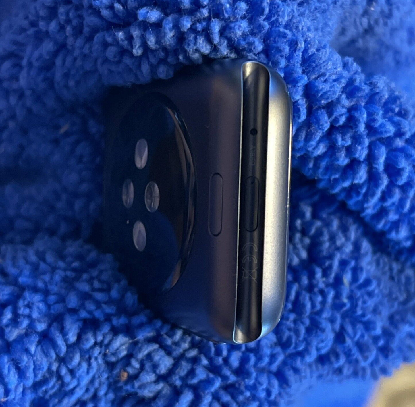 Apple Watch Series 3 (42mm) GPS (A1869) Black Aluminum {Black Sports Band} MiNT
