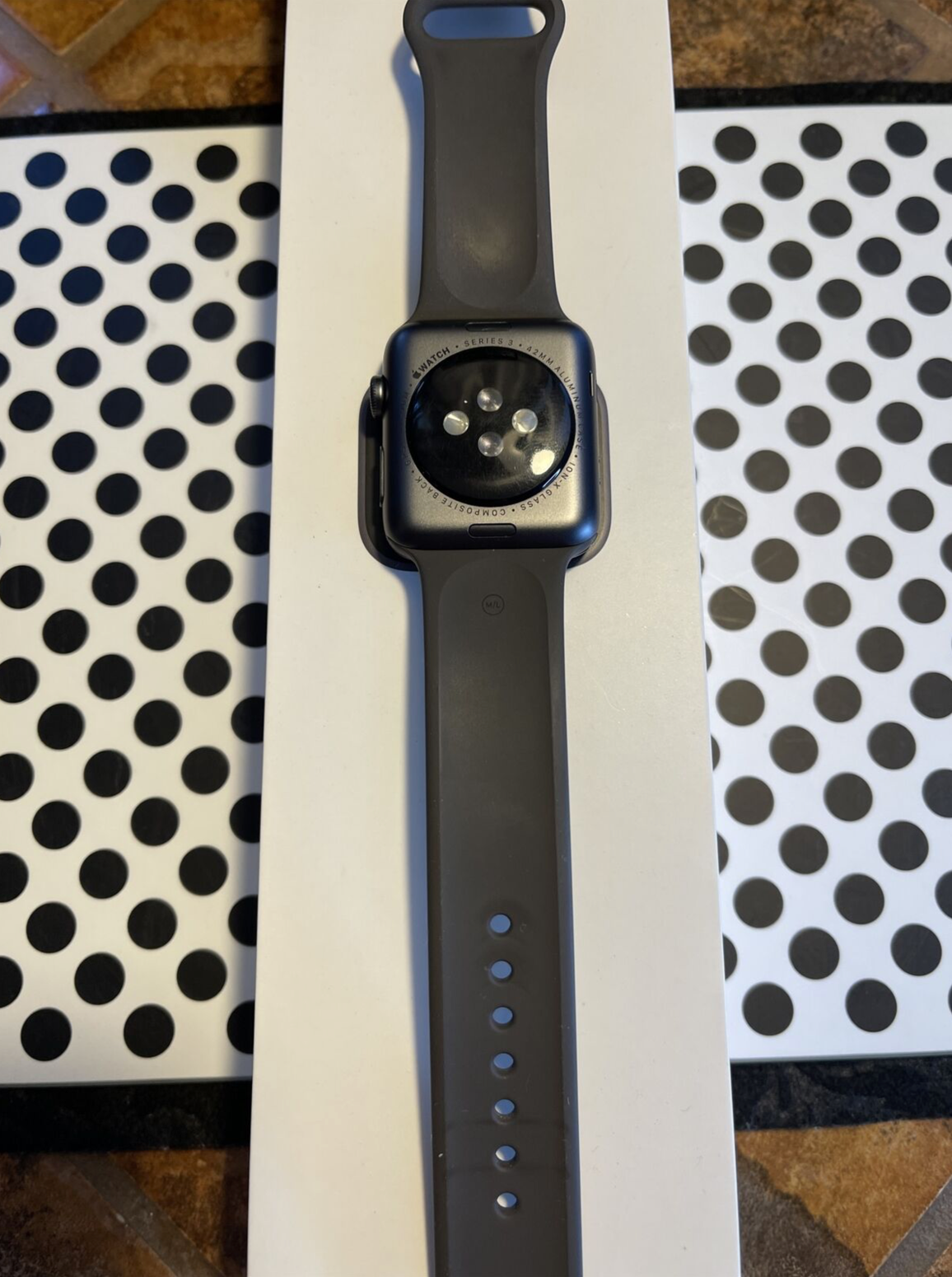 Apple Watch Series 3 (42mm) GPS (A1869) Black Aluminum {Black Sports Band} MiNT