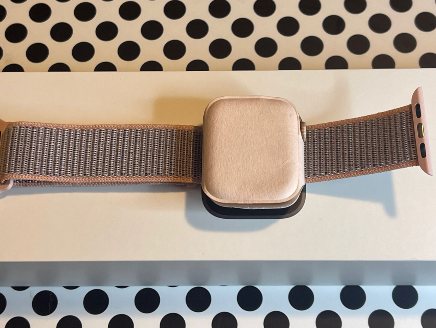 Apple Watch Series 4 (40mm) GPS + Cellular: Verizon (A1975) Gold {PiNK Nylon}96%