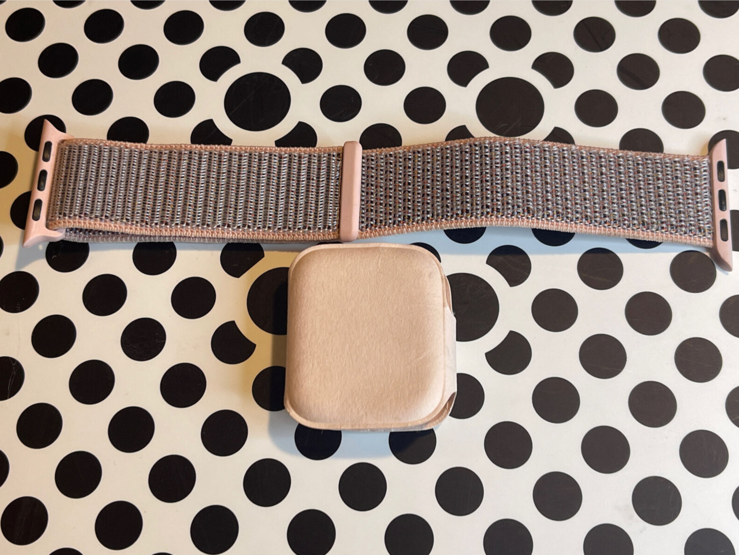 Apple Watch Series 4 (40mm) GPS + Cellular: Verizon (A1975) Gold {PiNK Nylon}96%