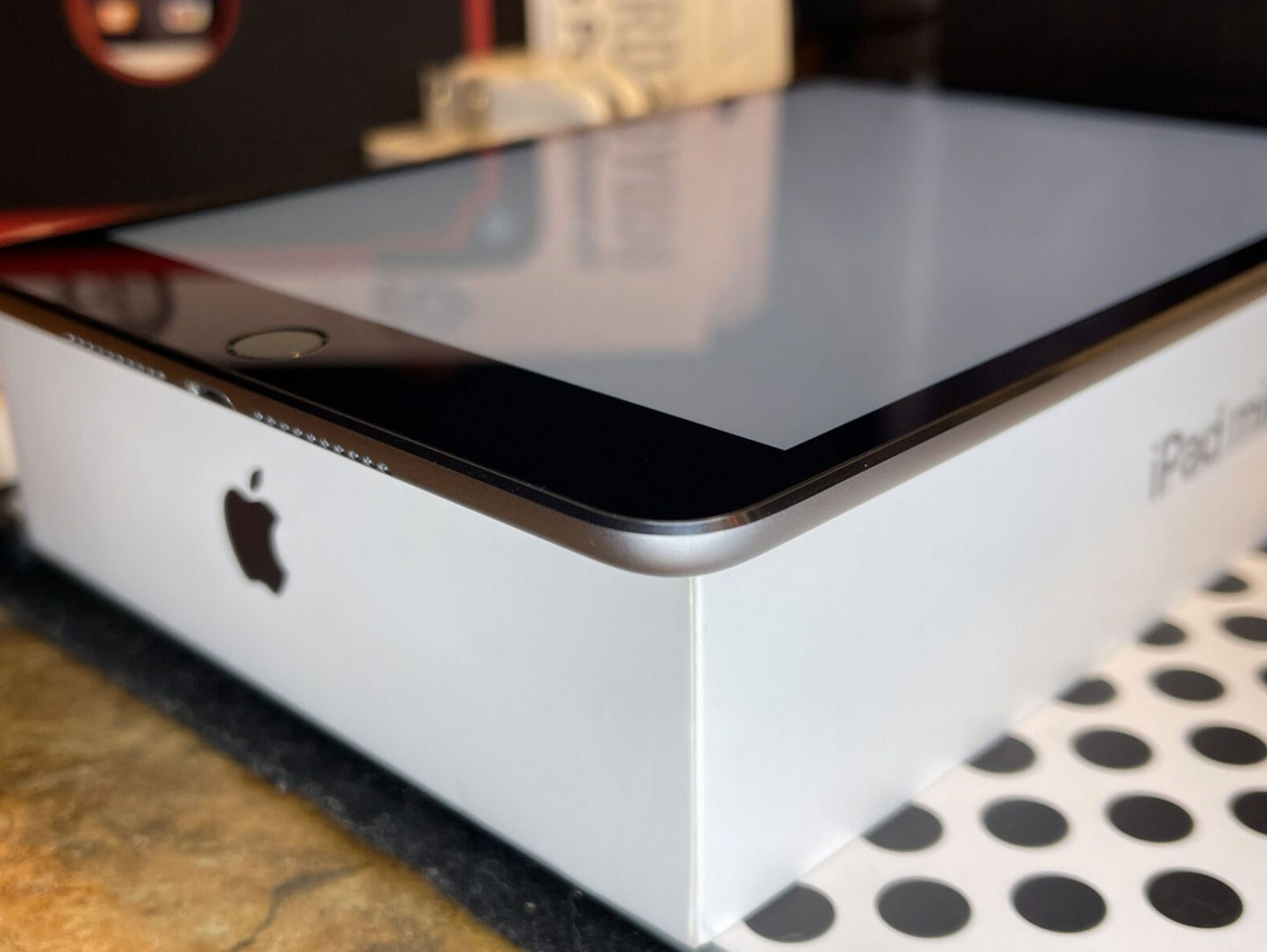 Apple iPad mini 4 (128gb) Wi-Fi (A1538) 7.9in Gold {iOS15}98% New Out Box: MiNT