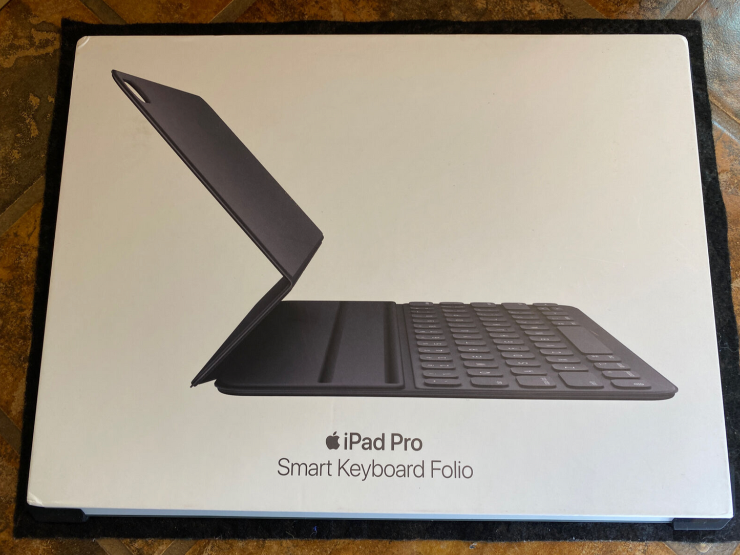 Apple Smart Keyboard Folio Case (iPad Pro 12.9in 3rd gen) WORKS Well {A2039} 90%