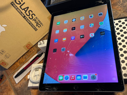 Apple iPad Pro 12.9in 1st (256gb) Cellular Unlocked (A1652) Fractured {iOS14}70%