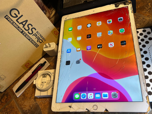 Apple iPad Pro 12.9in 1st (256gb) W-Fi (A1584) Fractured {iOS15}100% JailBreak ~ Semi-Tethered JailBreak(able) unc0ver/ Fractured Glass Display (Touch Works Throughout)/ Original: 100% Battery (33 cycles)/ Original Home-Button (Touch-ID Works)/ All-Original Apple(Product)/ 100% OEM Retina Display *~* 60 Day Warranty on all my Apple (Products) ~_~ FAST SHIPPING ~*~ 2-Day Delivery +=+ FREE RETURNS *~*