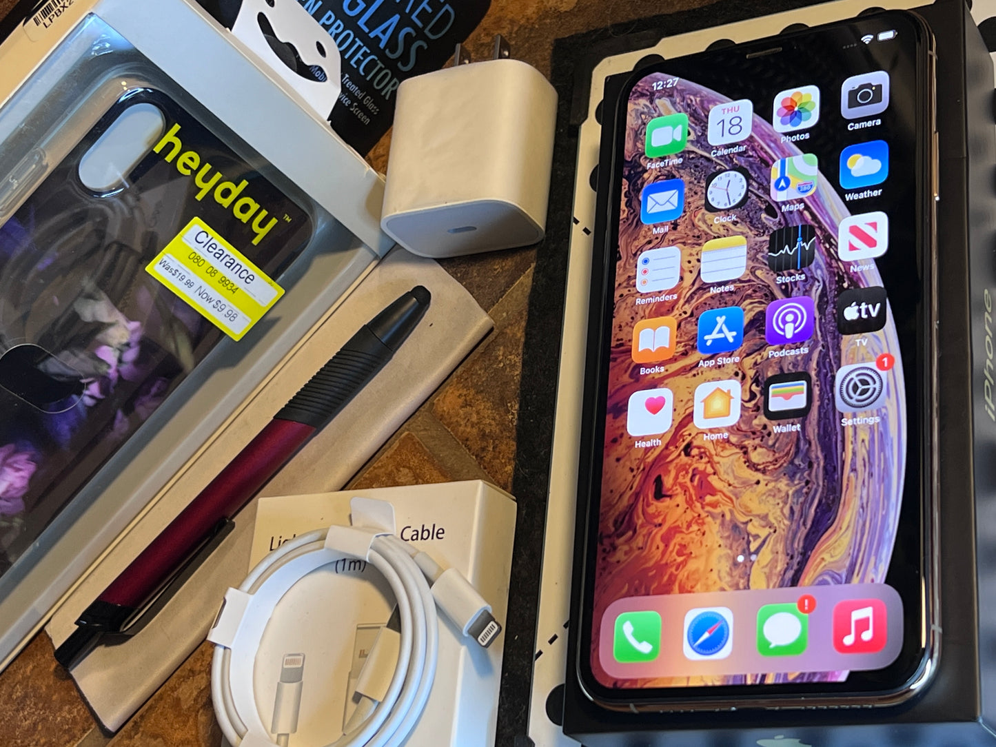 Apple iPhone XS Max (64gb) Unlocked (A1921) Gold {iOS14}92% JailBroken