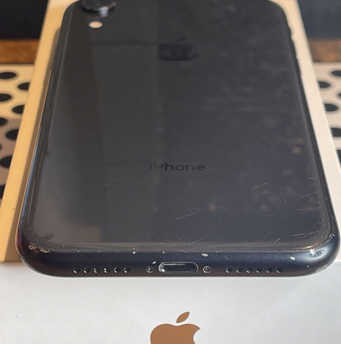 Apple iPhone XR (64gb) Check IMEI/ Outside USA (A1984) Black {iOS14}93% JailBroken