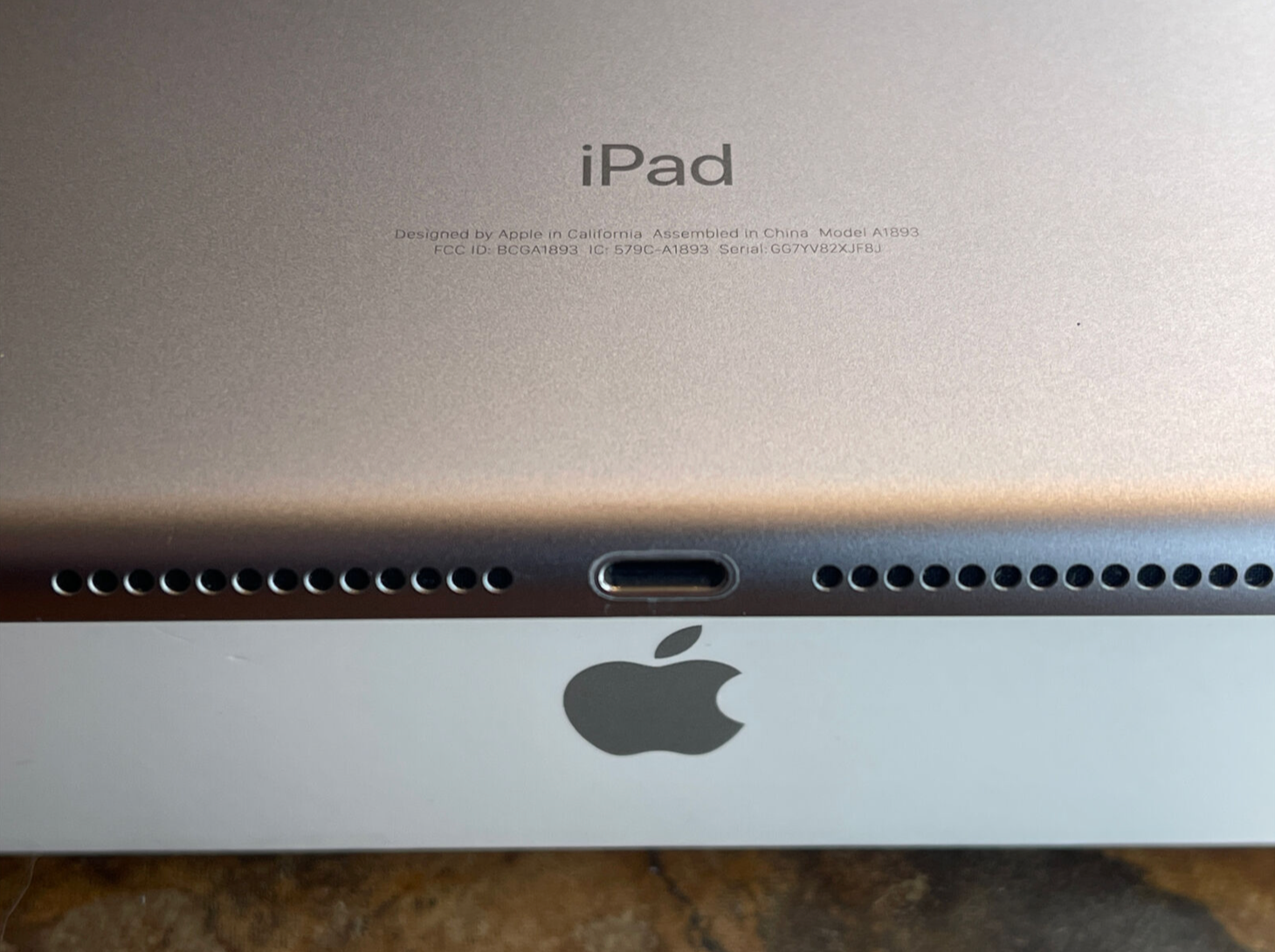Apple iPad 6th (32gb) Wi-Fi (A1893) FMI-OFF {iOS14}98% LCD Connector i –  TeK3mK Apple Reseller